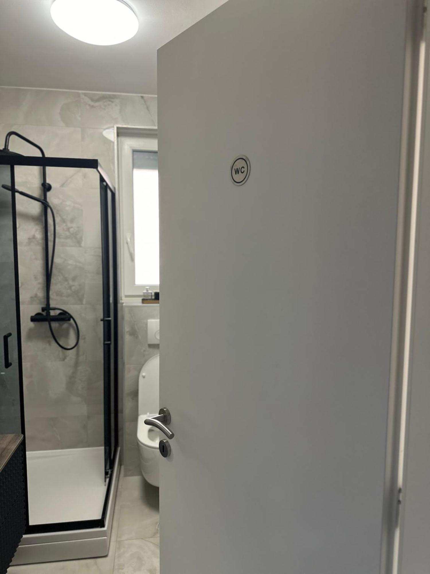 Apartman “Manhattan” Križevci Exteriör bild