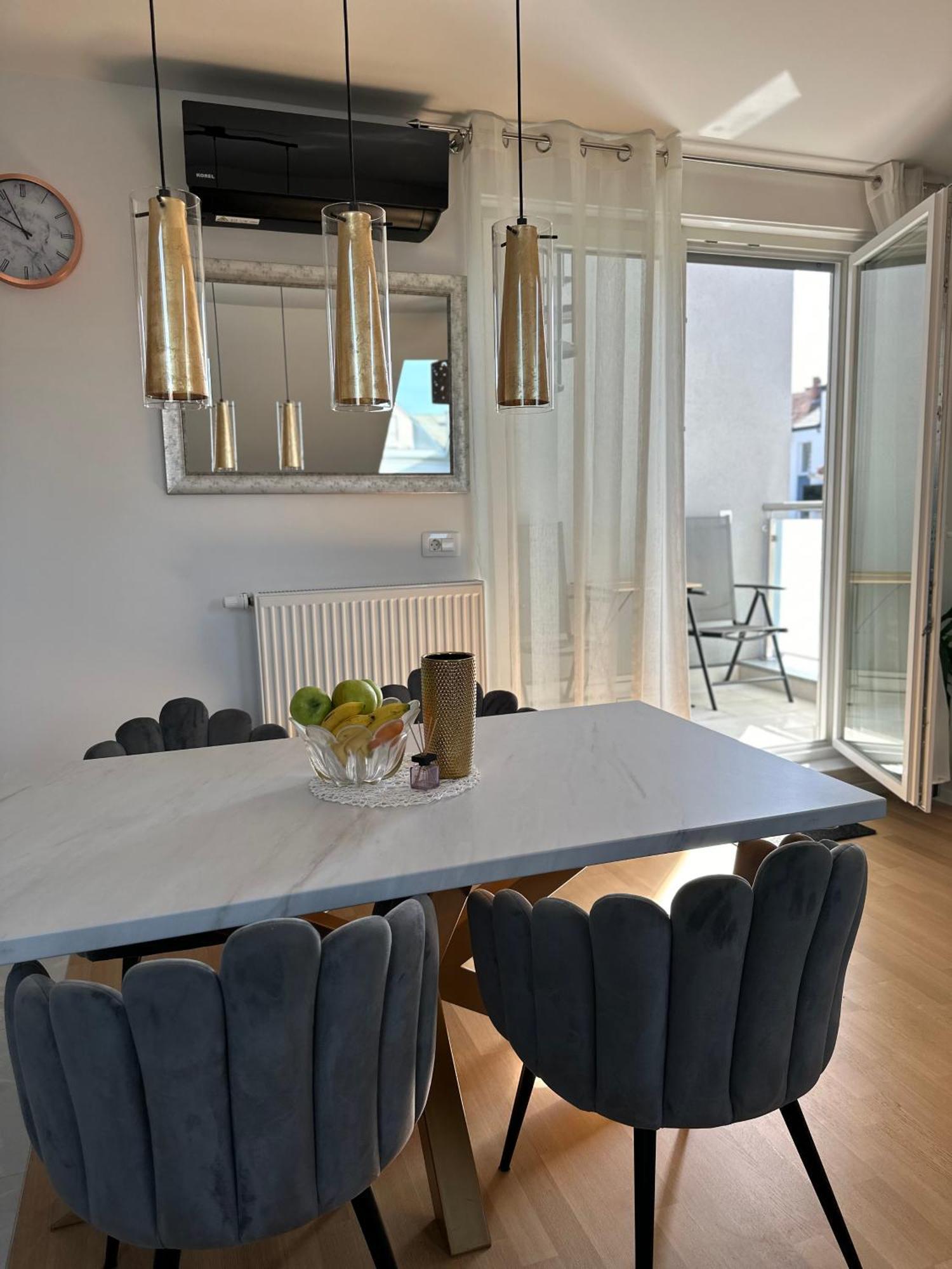 Apartman “Manhattan” Križevci Exteriör bild