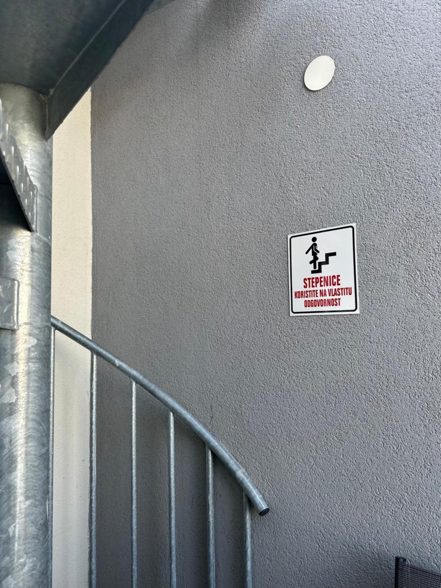 Apartman “Manhattan” Križevci Exteriör bild